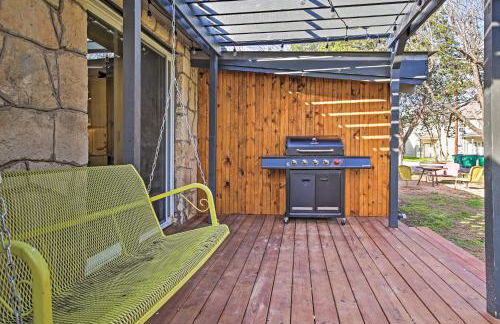 Retro Updated Blanco Abode - Steps to Main Street! - Foto 14