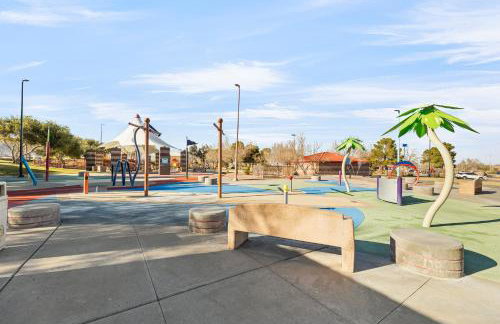 Spacious Desert Getaway! - Photo 58