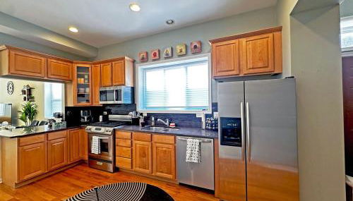 Spacious and Modern 3BD 2BA Home- Garage Parking! - Foto 5