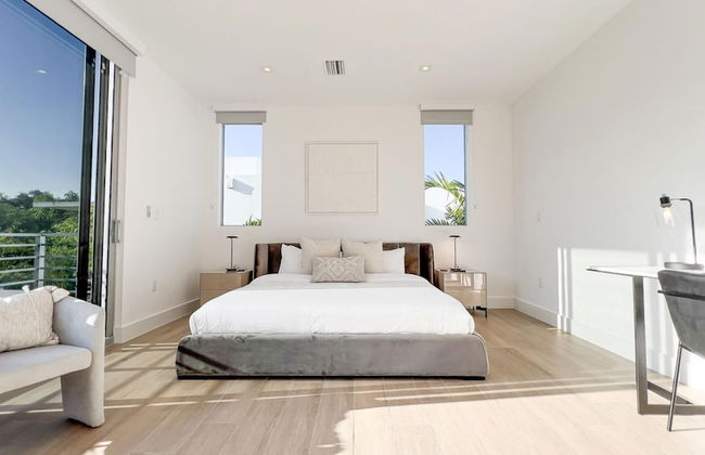 The Modernista 2 - Large Townhome With Pool - Foto 23