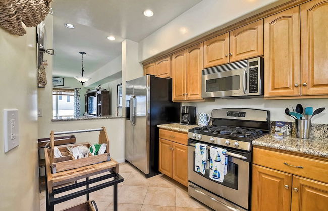 South Pacific Walk to Beach! - Foto 9