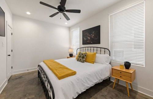 Teche House KING Bed Luxury Getaway Fast WiFi - Foto 12