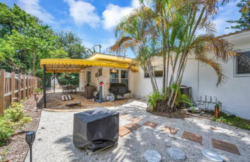 Modern Tropical Pool House North Miami Hot Tub - Foto 24