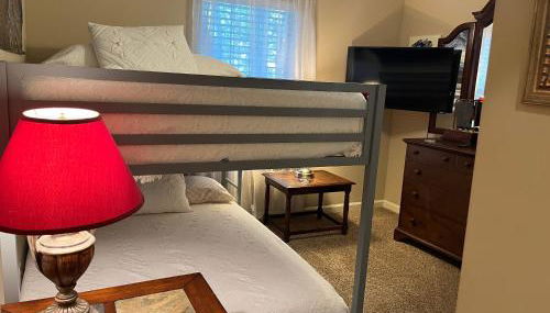 Classic City 3 bedroom 2 bath condo with deck close to UGA, Five Points, and Memorial Park in Athens - Photo 2