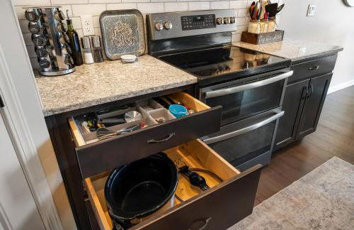 Spacious Country Farmhouse Retreat, Sleeps 16, Pool, Movie Room - Foto 37