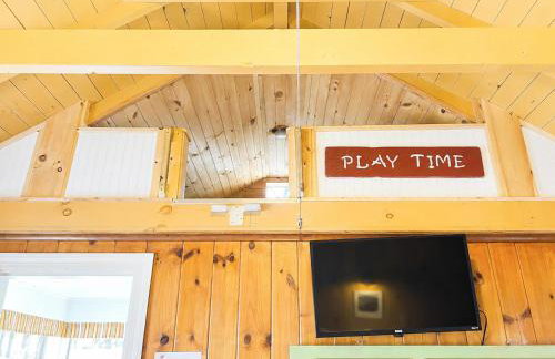 Cottage 11 - Double Queen Beds plus Child Loft w 2 Twins Private Bath & Kitchenette Pets Allowed Fee applies - Foto 13