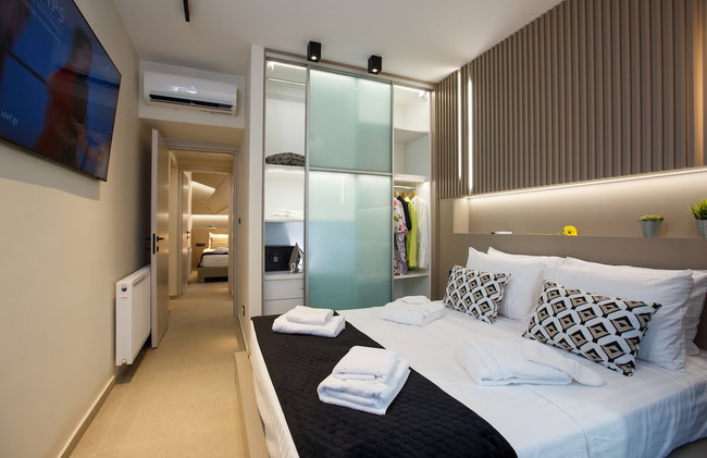 Hersonissos Beach Front Suites - Photo 15