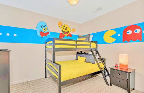 Spacious 3BR Condo with Pool near Disney - Photo 17