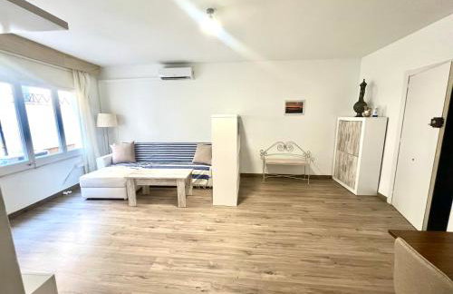 Piso reformado a 80 m de la playa - Foto 2
