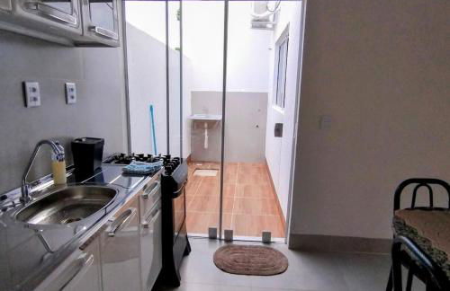 Residencial Renne Augusto, Apto 01, dois quartos, um banheiro, Wifi e estacionamento - Foto 8