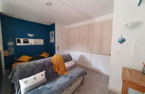 Le Mas Synaé- Joli studio classé 3étoiles avec terrasse et piscine - Foto 8