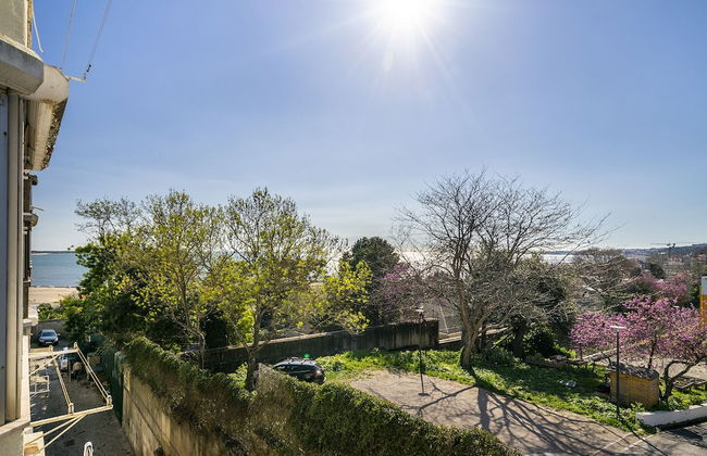 Peaceful Algés Family Home - Foto 1