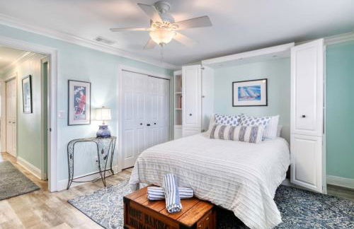 Oceanfront Elysium with a pool - Photo 25