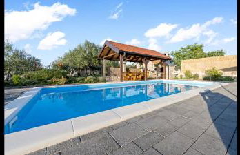 Olive Tree House with Jacuzzi, WiFi and 40m2 pool - Foto 15