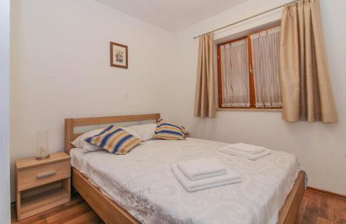 2 Bedroom Lovely Apartment In Gracisce - Foto 11