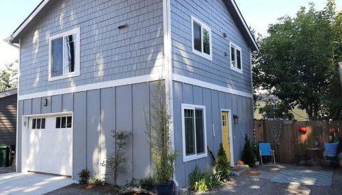 Alki Beach Cottage, NEW, 2 bedrooms, 2 bathrooms, near beach, AC, WD, Parking - Foto 1