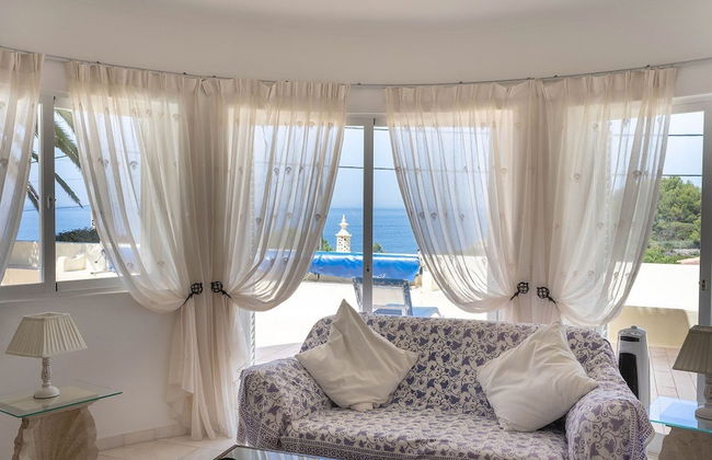 Silver Beautiful 4 Bedroom Vila Just Steps TO TH - Foto 8