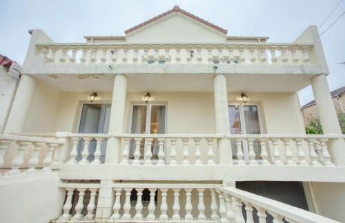 Large house ideal for groups families 12 people - Foto 2