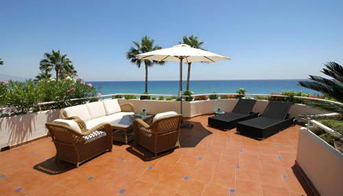 Stunning unobstructed 180 degree sea view apartment with 100 square meters terrace - Costa del Sol - Estepona- Long Term - Photo 5