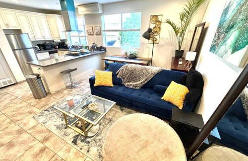 FuLLy LoAdeD ReSerVaTioN 3bed 2ba w Parking - Photo 47