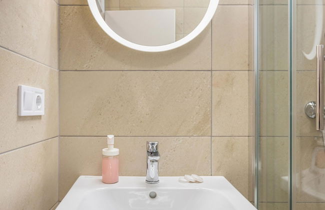 Beautiful and Cozy Studio Near City Center - Foto 6