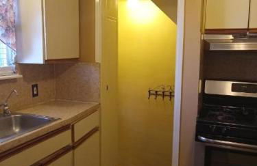 Chic City Charming Bungalow with all the Amentities Great Family Getaway! - Foto 13