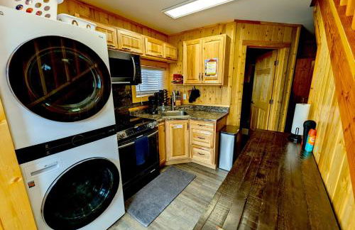 Yellowstone's Treasure Cabins - Foto 54