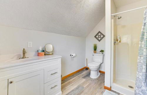 2 Living Areas! Cedar Home 11 Mi to Mt Holiday Ski - Foto 14