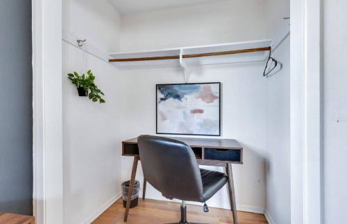 4BD Near DT | Hot Tub, Pingpong & Backyard Fun - Foto 25