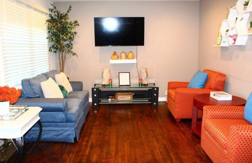 Cozy, Relaxing 4-Bedroom House in Forest Park - Foto 1