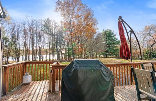 Lakefront with Beach Game Room Fire-pit and More - Foto 23
