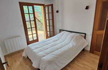 Gite boutx avec Jacuzzi 12 personnes 5 LITS DOUBLES ET 1 CANAPE LIT - Foto 16