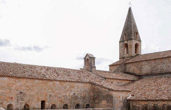 Ingresso da abadia Le Thoronet - Photo 1