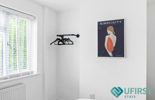 Ideal 4BR Home - Near City Hospital, Sherwood, Clinton Market, QMC & City Centre - Sleeps 8 - Foto 31