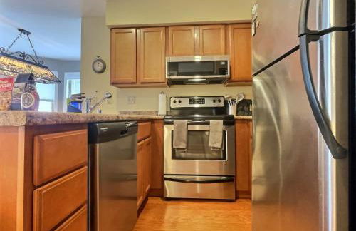 SnowDen - Pool, Gym, Hiking, Fireplace! - Foto 8