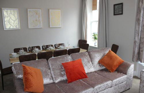 York Place Beautiful Apartment 5 Bedrooms Sleeps 9 - Foto 17