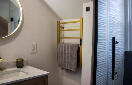 Spacious 3BR PetFriendly Retreat Near DT Cleveland - Foto 18