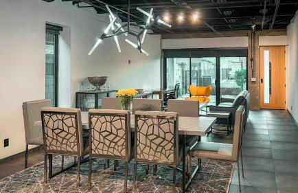 NEW Luxury Concrete Home Just Minutes from the Beach - Foto 19