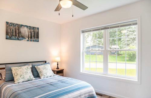 Lakeview Retreat, 6BR with Hot Tub Bliss - Foto 25