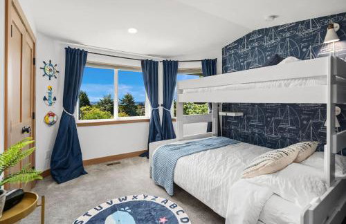 Luxury 6 BR Mansion w Water Views & Walk to Beach - Foto 26