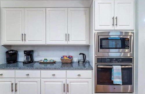 Backyard Oasis- Steps 2 Beach, Private Pool & Bar, Sleeps 16, 7 Bedrooms 5 and a half bathrooms "The Lucky Penny" - Foto 21