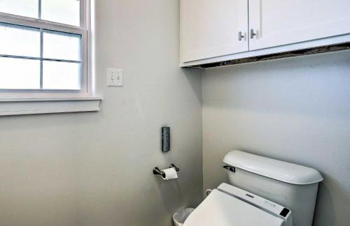 Spacious Texas Getaway with Fire Pit and Pond! - Foto 17