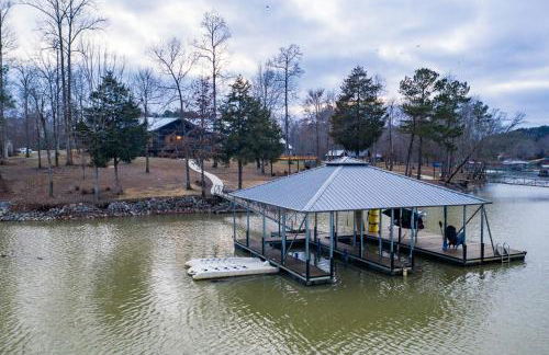 Paradise Point - 4BR Lakefront Haven Dock, Kayaks, & Cozy Firepit - Foto 26