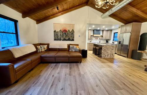 Cozy Creekside cabin- 35m to Boone - Photo 3