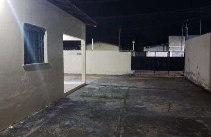 Casa com excelente localização - Foto 8