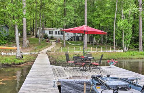 Lakefront Sparta Home Fire Pit, Dock and Kayak - Foto 26