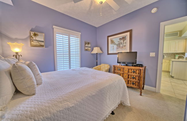 Relaxing Beachfront Condo with Beach Access - Unit 1603 by RedAwning - Foto 5