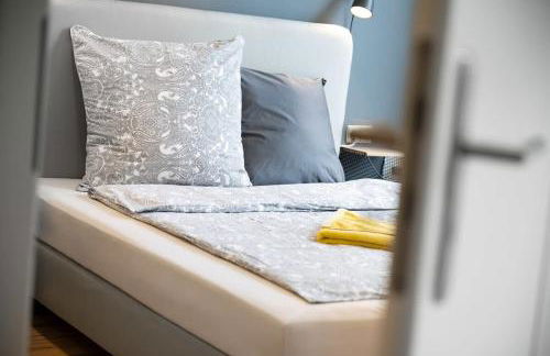 Big Central Apartment near Rotkreuzplatz with 3 BR for 12 PAX - Photo 15