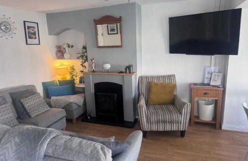 Cosy Seaside Cottage - Photo 5