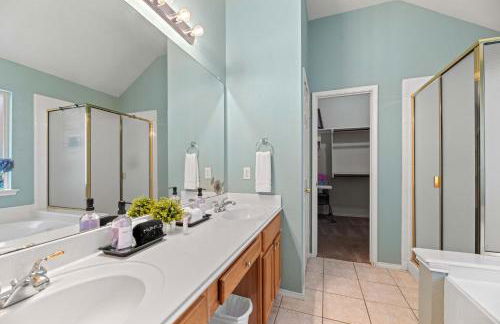 Relaxing 3BR 2BA Oasis - Hot Tub & 5 Beds! - Foto 5